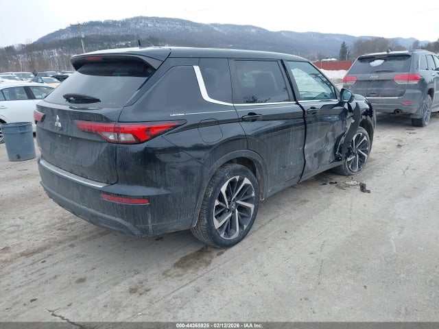 2022 MITSUBISHI OUTLANDER JA4J4TA8XNZ012751 Photo 3