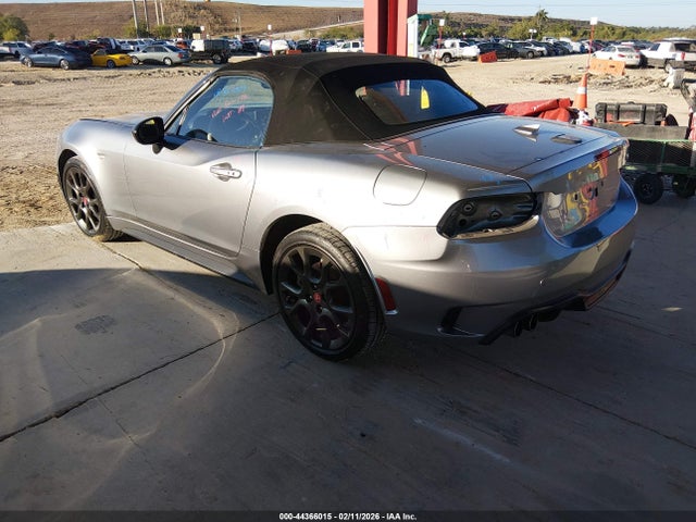 2017 FIAT 124 SPIDER JC1NFAEKXH0119574 Photo 2