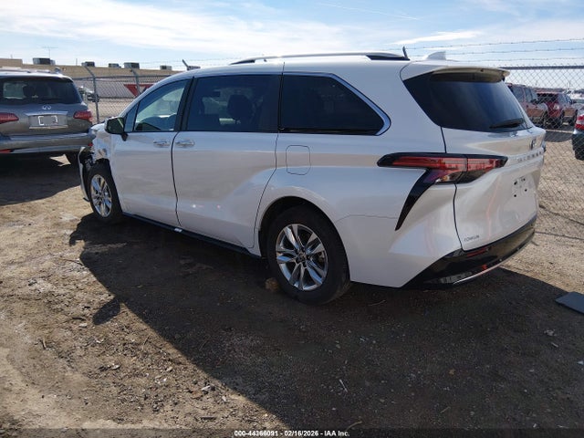 5TDZRKEC0RS189495 Toyota Sienna Limited