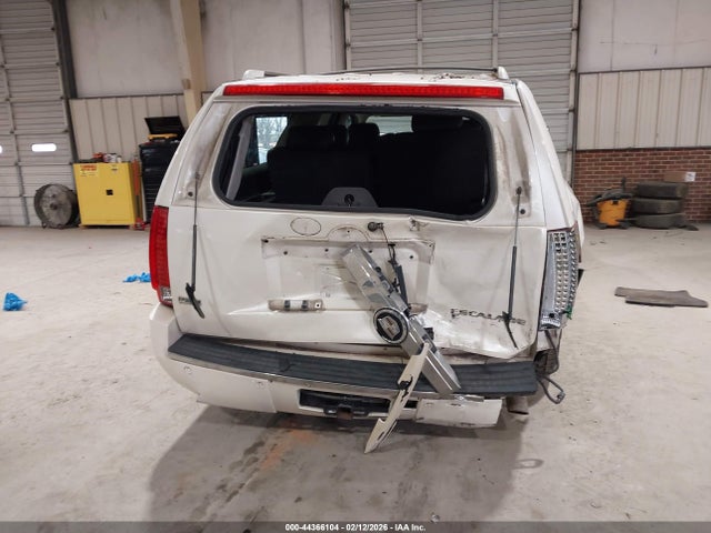 Продаж на аукціоні авто 2010 Cadillac Escalade Esv Premium, vin: 1GYUKJEF3AR208332, номер лоту: 44366104