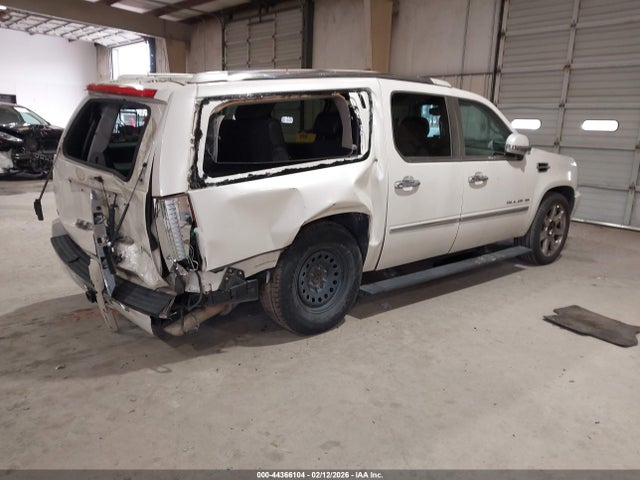 Продаж на аукціоні авто 2010 Cadillac Escalade Esv Premium, vin: 1GYUKJEF3AR208332, номер лоту: 44366104