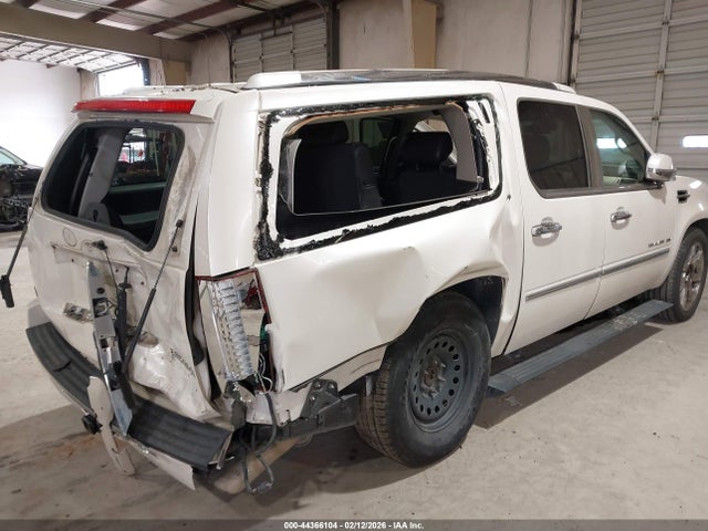 Продаж на аукціоні авто 2010 Cadillac Escalade Esv Premium, vin: 1GYUKJEF3AR208332, номер лоту: 44366104