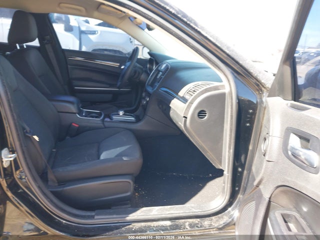 Продажа на аукционе авто 2023 Chrysler 300 Touring, vin: 2C3CCAAGXPH647585, номер лота: 44366110