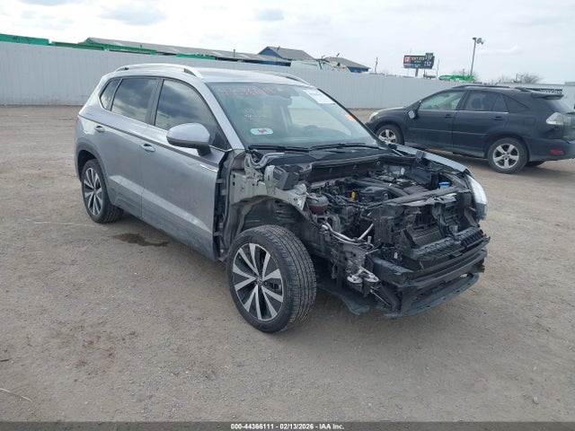 Продажа на аукционе авто 2024 Volkswagen Taos 1.5t Se, vin: 3VVSX7B22RM053208, номер лота: 44366111