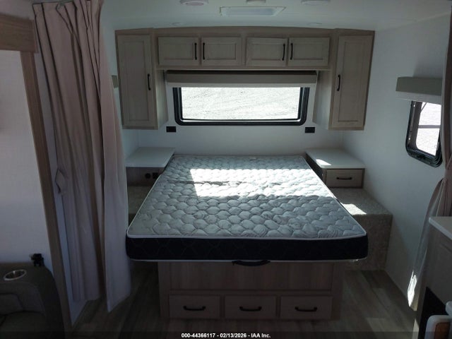 44366117 :رقم المزاد ، 4X4TFLX29RD456499 vin ، 2024 Flagstaff Microlite مزاد بيع