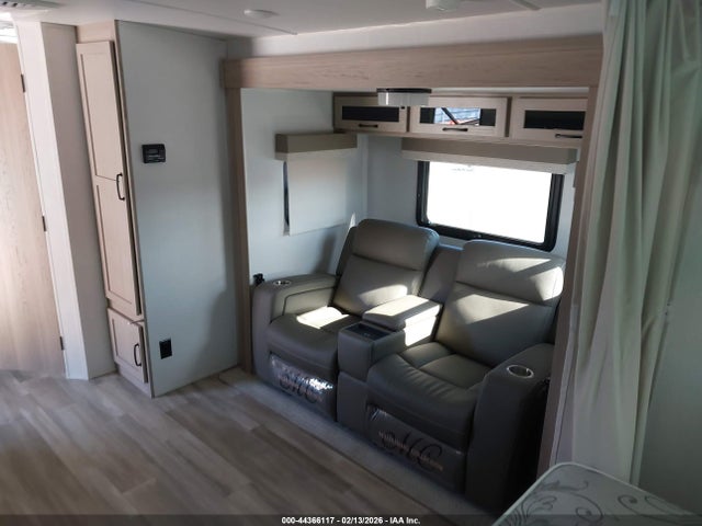 44366117 :رقم المزاد ، 4X4TFLX29RD456499 vin ، 2024 Flagstaff Microlite مزاد بيع