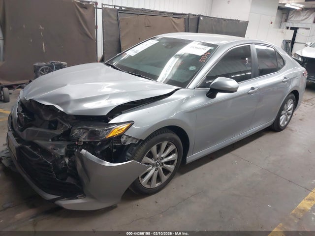 Toyota CAMRY LE 2019 4T1B11HK6KU796147 Image 2