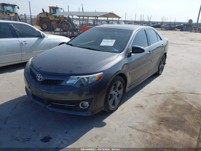 2012 Toyota Camry Se V6 მანქანა იყიდება აუქციონზე, vin: 4T1BK1FKXCU018757, აუქციონის ნომერი: 44366251