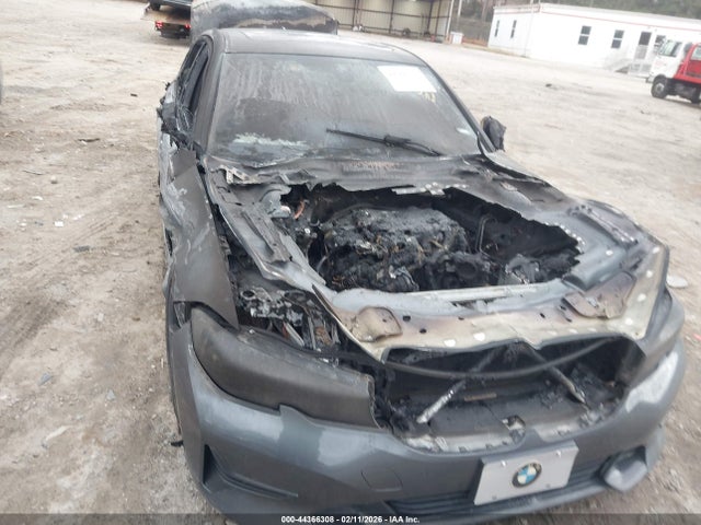 44366308 :رقم المزاد ، 3MW5R1J03L8B23850 vin ، 2020 Bmw 330i مزاد بيع
