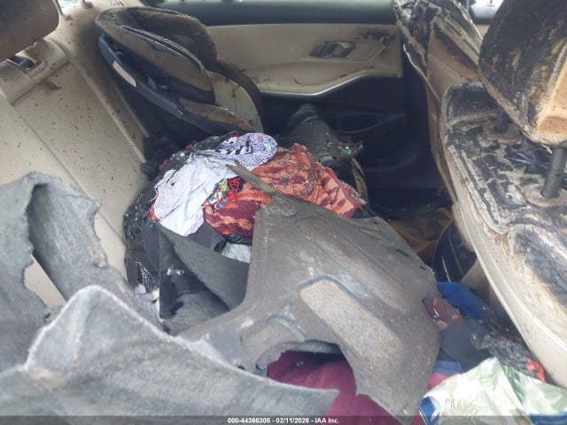44366308 :رقم المزاد ، 3MW5R1J03L8B23850 vin ، 2020 Bmw 330i مزاد بيع