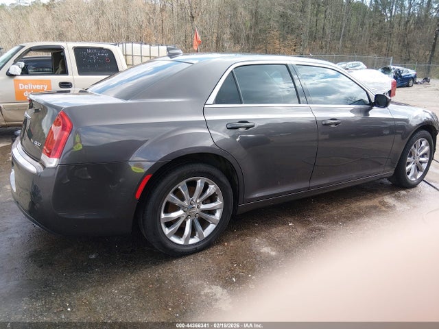 2017 CHRYSLER 300 2C3CCARG1HH610270 Photo 3