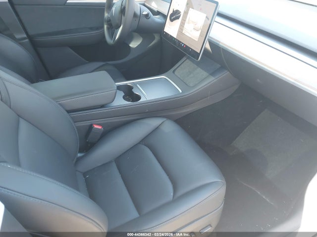 Продажа на аукционе авто 2024 Tesla Model Y Performance Dual Motor All-wheel Drive, vin: 7SAYGDEF6RA275017, номер лота: 44366342