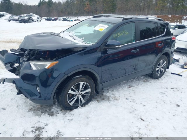 Toyota Rav4 Xle 2017 2T3RFREV1HW663762 Image 2