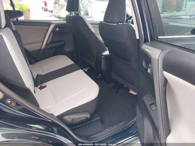 Toyota Rav4 Xle 2017 2T3RFREV1HW663762 Image 8