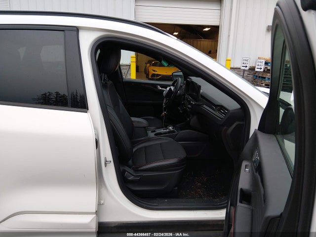 1FMCU9NZ5RUA21473 Ford Escape St-line Select