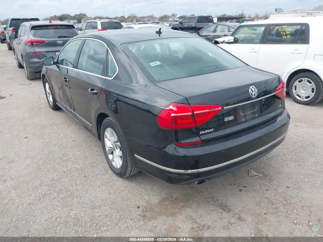 2016 VOLKSWAGEN PASSAT 1VWAT7A35GC006881 Photo 2