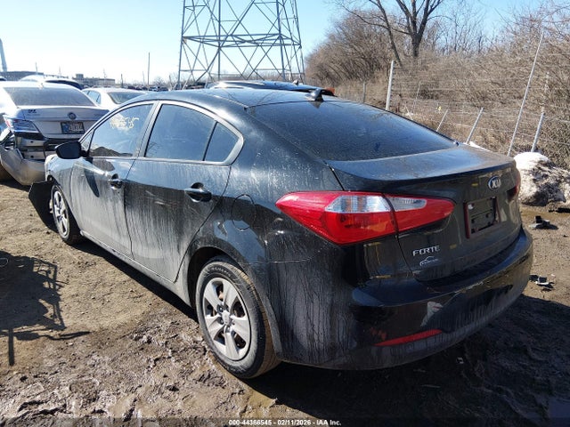 2016 KIA FORTE KNAFK4A61G5539980 Photo 2