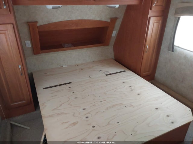 44366686 :رقم المزاد ، 1SACS0BS2A1PR5094 vin ، 2010 Starcraft Homestead مزاد بيع