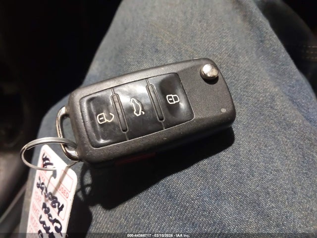 44366717 :رقم المزاد ، 3VWJP7AT8CM610728 vin ، 2012 Volkswagen Beetle 2.5l مزاد بيع