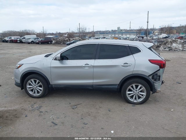 JN1BJ1CR4JW267486 Nissan Rogue Sport S