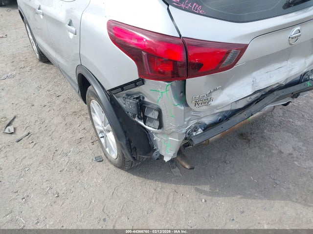 JN1BJ1CR4JW267486 Nissan Rogue Sport S