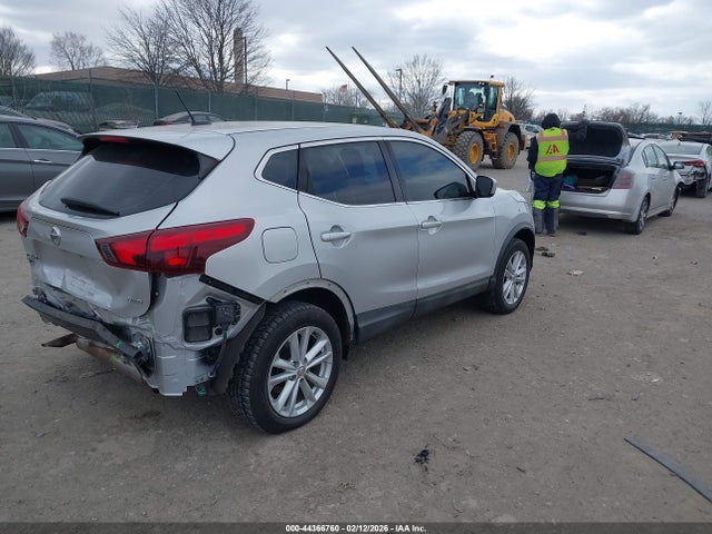 JN1BJ1CR4JW267486 Nissan Rogue Sport S