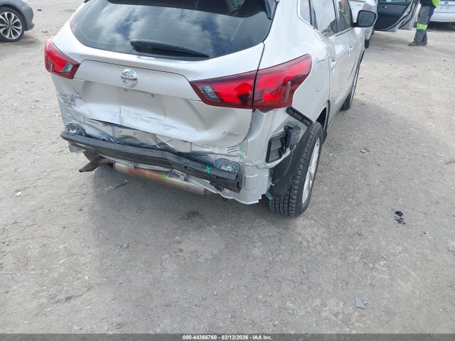 JN1BJ1CR4JW267486 Nissan Rogue Sport S