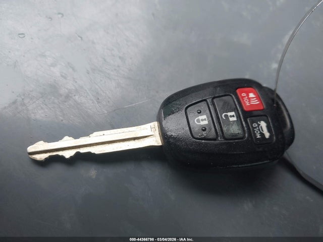 2017 Toyota Corolla Le მანქანა იყიდება აუქციონზე, vin: 5YFBURHE3HP599964, აუქციონის ნომერი: 44366798