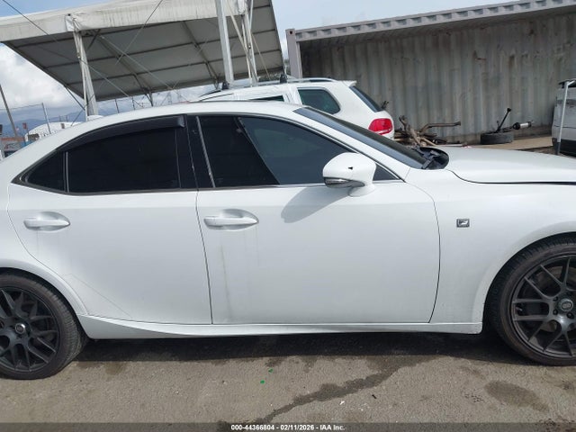 Lexus IS 200T 2016 JTHBA1D29G5021366 Image 13