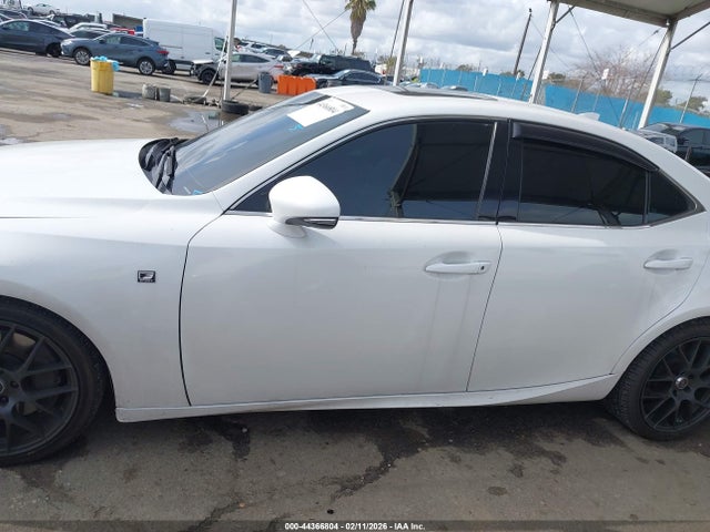 Lexus IS 200T 2016 JTHBA1D29G5021366 Image 14