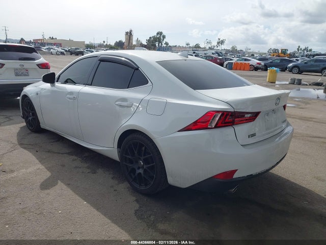 Lexus IS 200T 2016 JTHBA1D29G5021366 Image 3