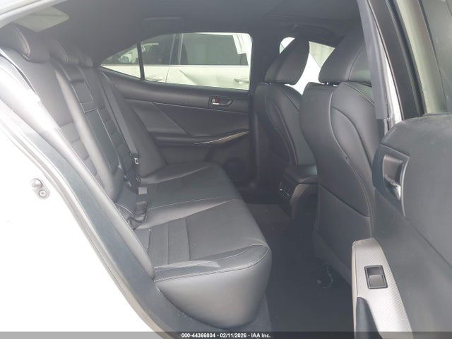 Lexus IS 200T 2016 JTHBA1D29G5021366 Image 8