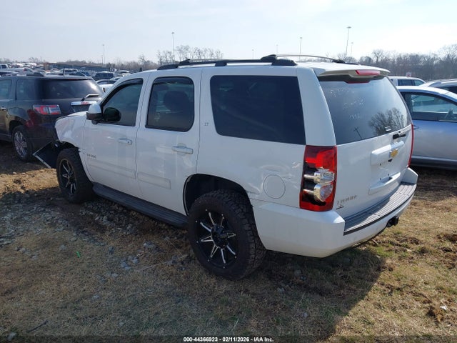 2011 CHEVROLET TAHOE 1GNSKBE07BR388101 Photo 2