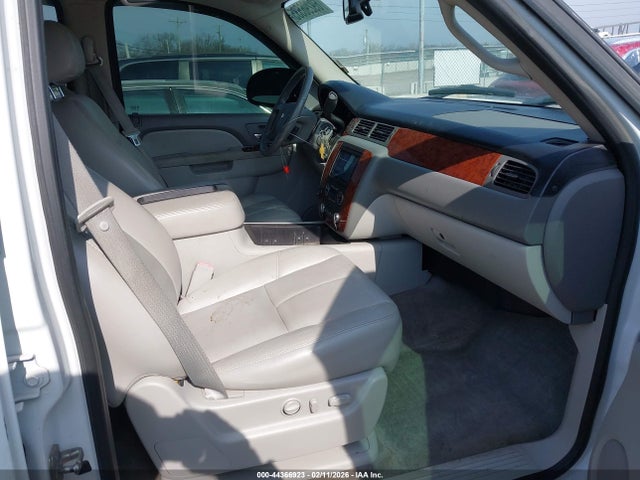 2011 CHEVROLET TAHOE 1GNSKBE07BR388101 Photo 4