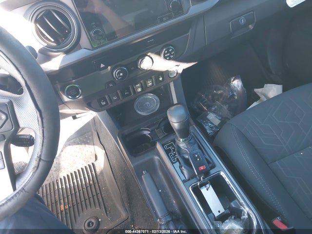 3TMAZ5CN0KM082083 Toyota Tacoma Trd Sport