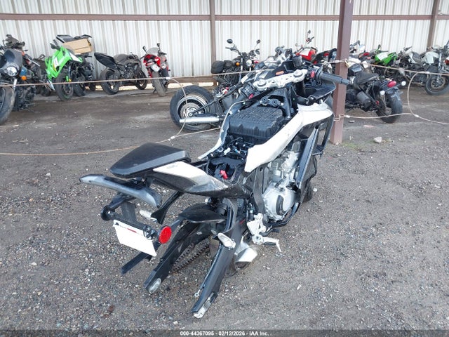 44367095 :رقم المزاد ، LCEPEVLP4S6000542 vin ، 2025 Cf Moto 675ss مزاد بيع