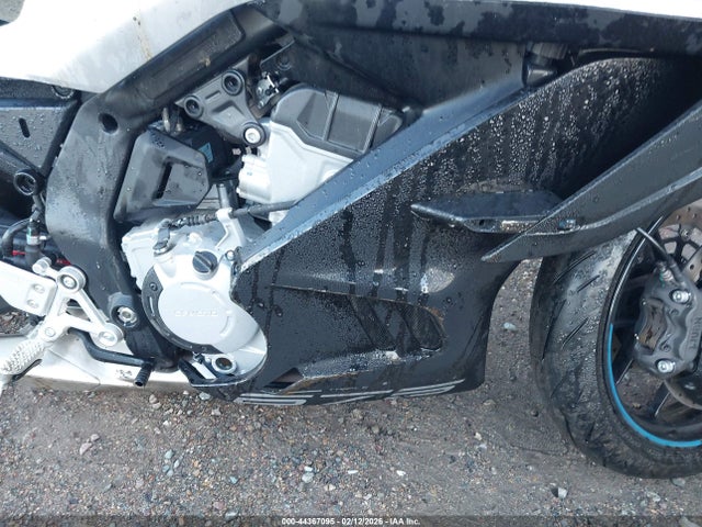 44367095 :رقم المزاد ، LCEPEVLP4S6000542 vin ، 2025 Cf Moto 675ss مزاد بيع