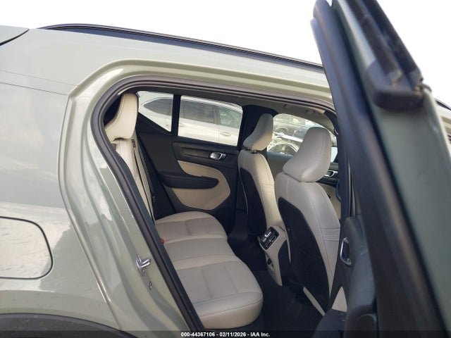 2024 VOLVO XC40 YV4L12UL2R2261624 Photo 7