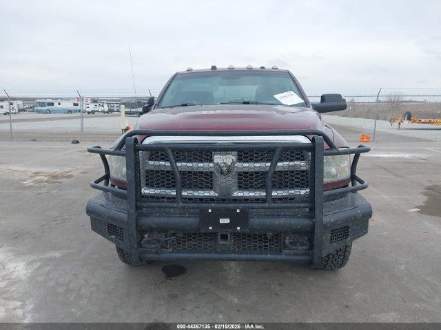 3C63R3GL1HG576392 RAM 3500 Tradesman 4x4 8&#039; Box