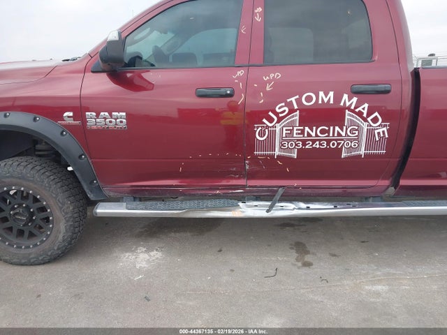 3C63R3GL1HG576392 RAM 3500 Tradesman 4x4 8&#039; Box