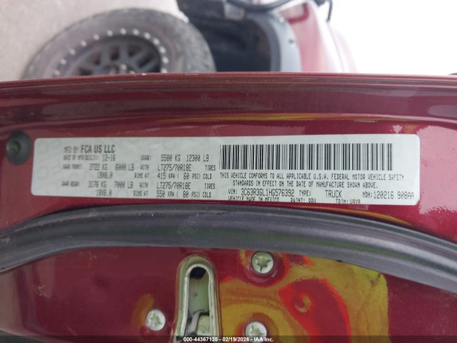 3C63R3GL1HG576392 RAM 3500 Tradesman 4x4 8&#039; Box