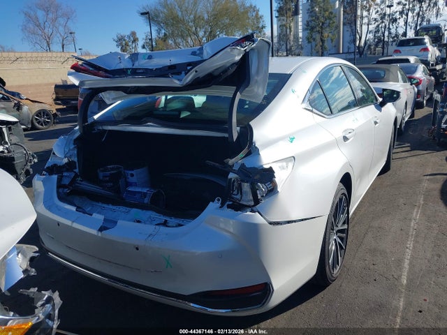 Lexus ES 300H 2025 58ADA1C17SU076274 Image 17