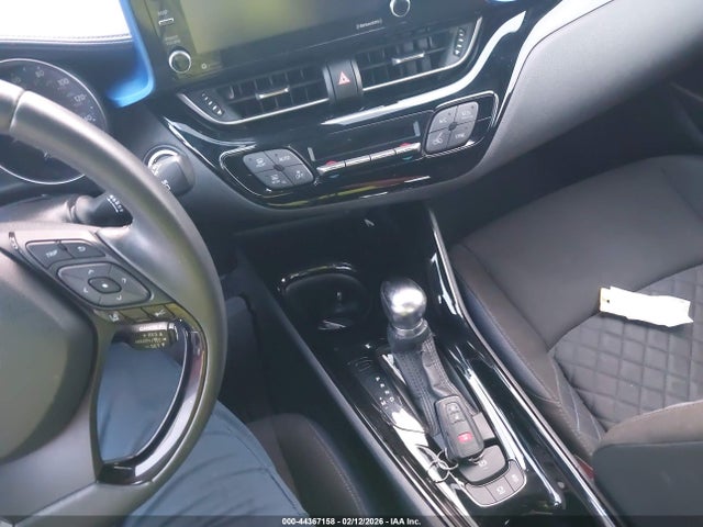 JTNKHMBX1L1083175 Toyota C-HR XLE