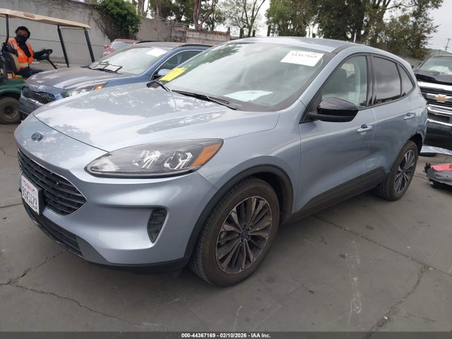 1FMCU0G6XNUB34554 Ford ESCAPE SE