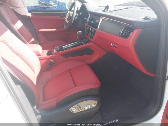 2026 PORSCHE MACAN WP1AF2A59TLB60419 Photo 4