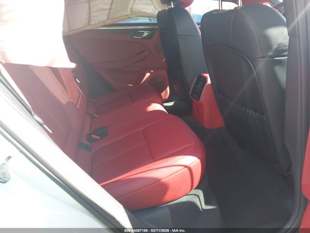 2026 PORSCHE MACAN WP1AF2A59TLB60419 Photo 7