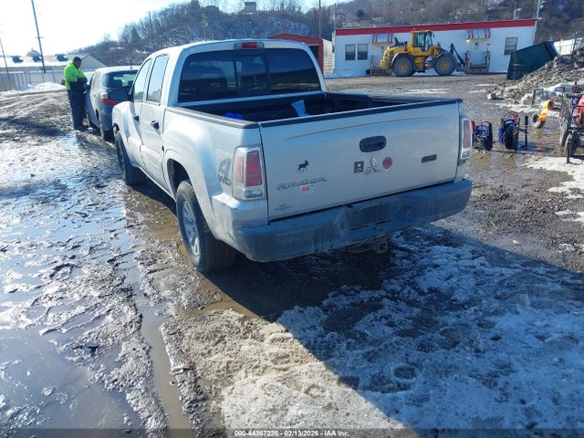 2006 MITSUBISHI RAIDER 1Z7HT28K96S567952 Photo 2