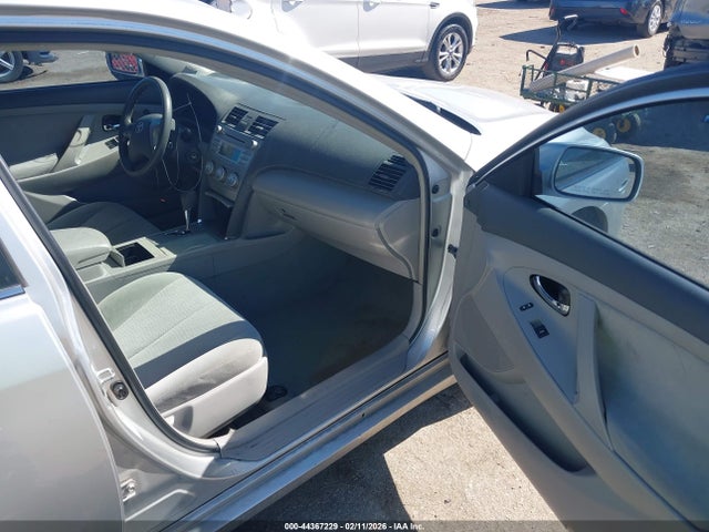 2011 TOYOTA CAMRY 4T1BF3EK3BU635515 Photo 4