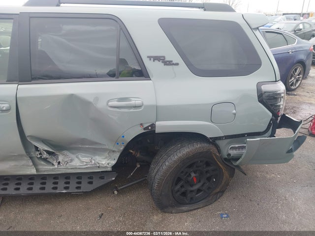 2023 TOYOTA 4RUNNER JTERU5JR6P6200101 Photo 5