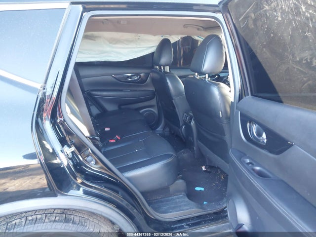 JN8AT2MV4JW351431 Nissan Rogue Sl